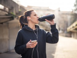 5 lưu ý không nên uống nước gây hại cho sức khỏe